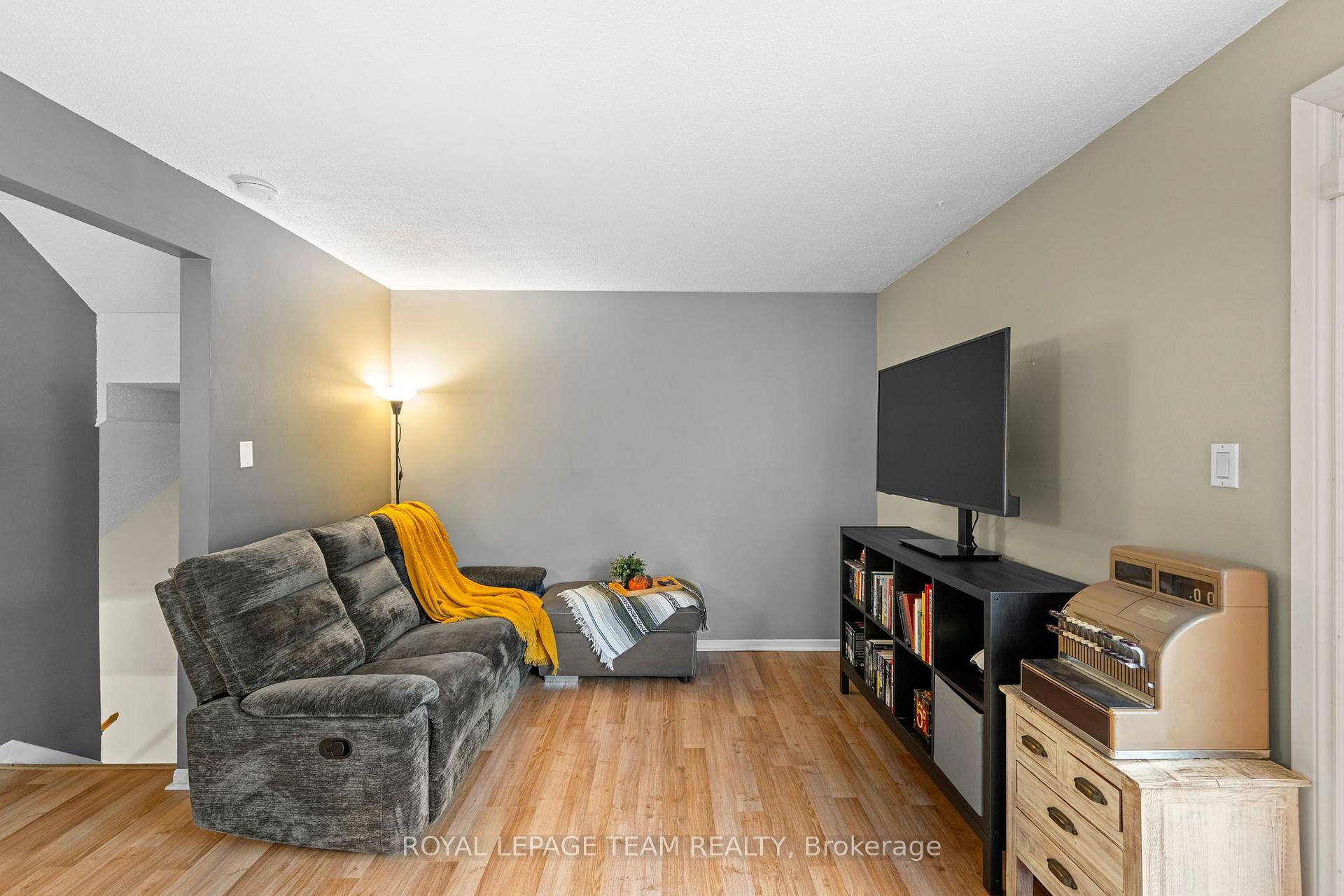 Photo 14 of 128 McClintock Way, Ottawa, Kanata - Katimavik — HOMEH