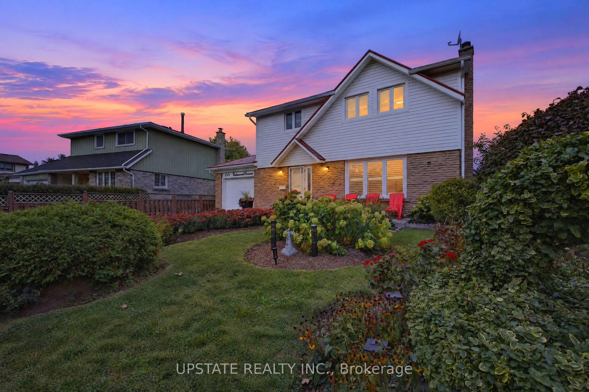 Photo 4 of 221 Cedarwoods Crescent, Kitchener, Vanier - Kitchener — HOMEH