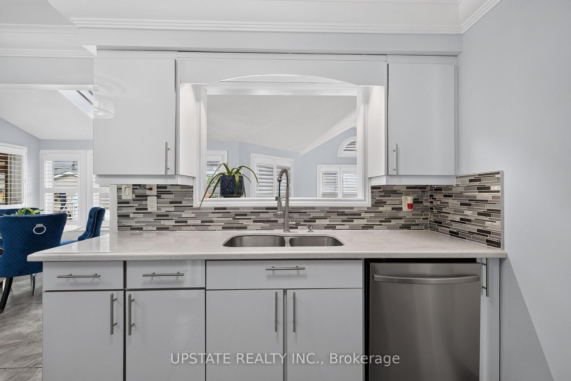 Photo 13 of 221 Cedarwoods Crescent, Kitchener, Vanier - Kitchener — HOMEH