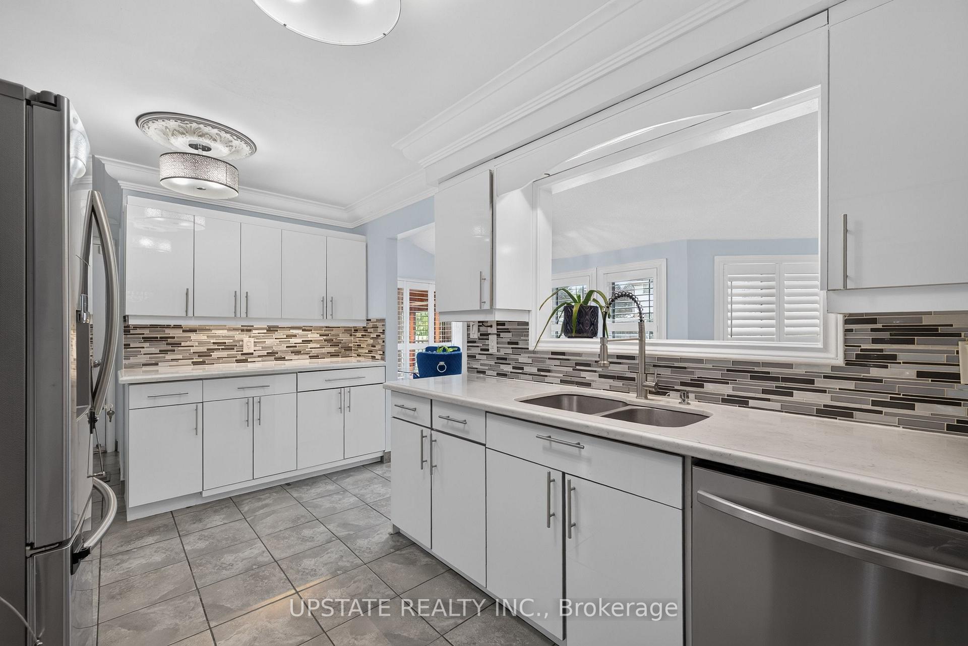 Photo 15 of 221 Cedarwoods Crescent, Kitchener, Vanier - Kitchener — HOMEH