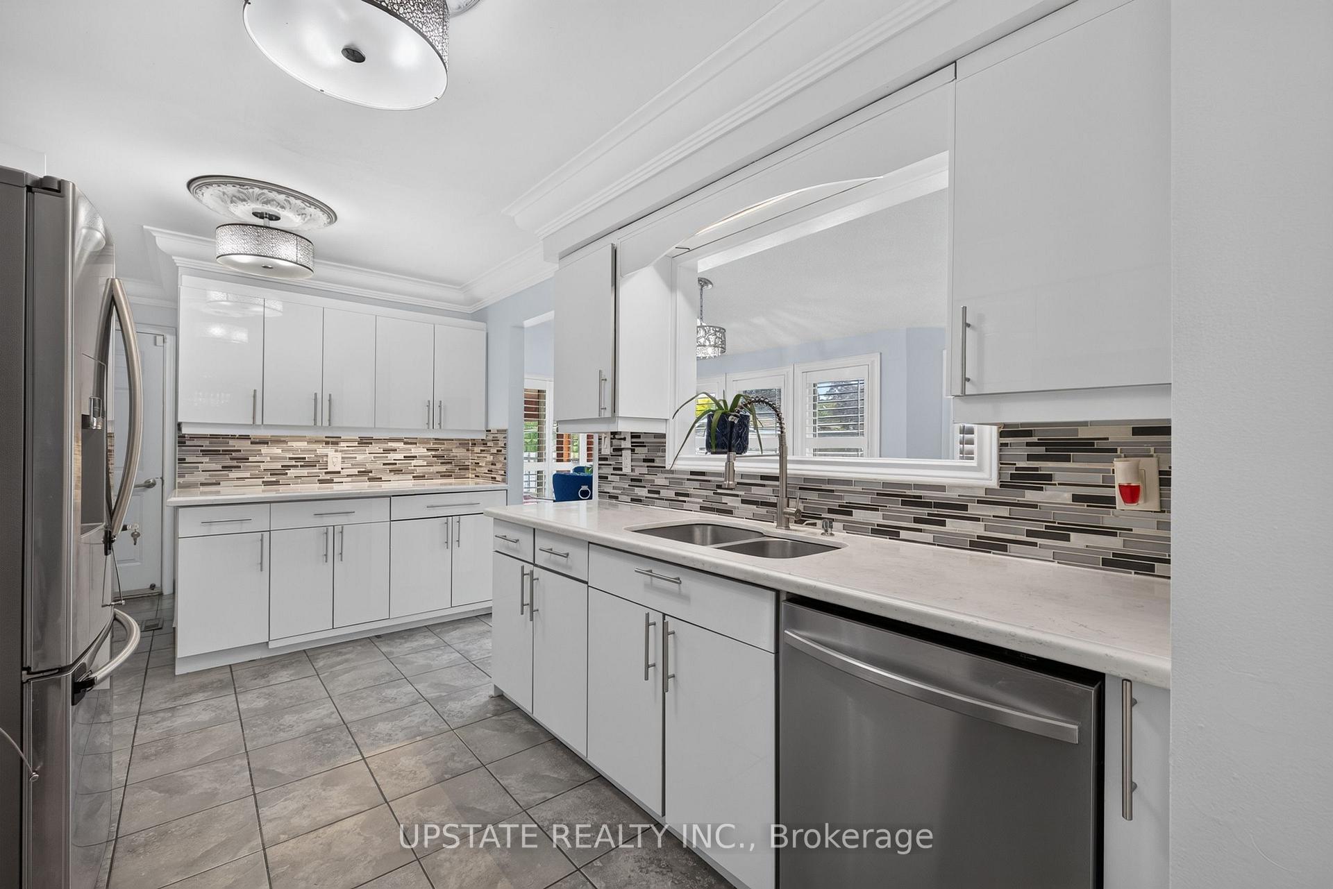 Photo 16 of 221 Cedarwoods Crescent, Kitchener, Vanier - Kitchener — HOMEH