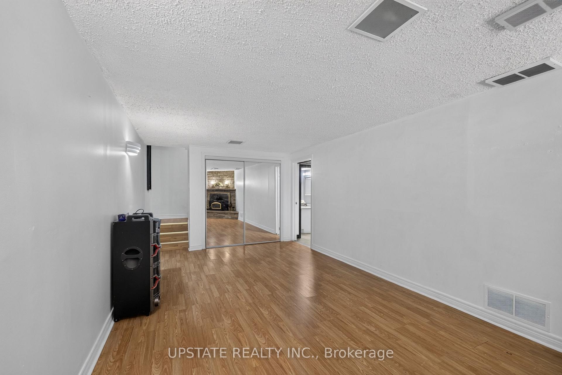 Photo 29 of 221 Cedarwoods Crescent, Kitchener, Vanier - Kitchener — HOMEH