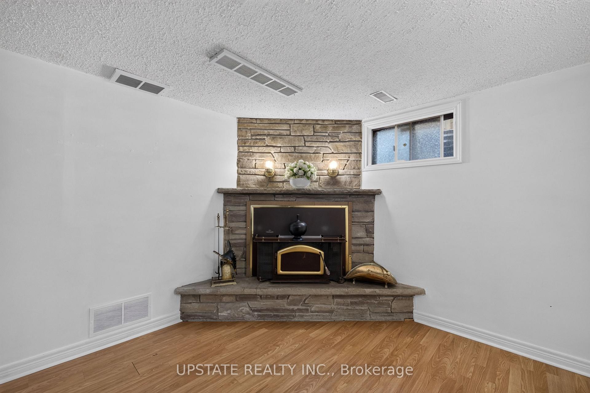 Photo 30 of 221 Cedarwoods Crescent, Kitchener, Vanier - Kitchener — HOMEH