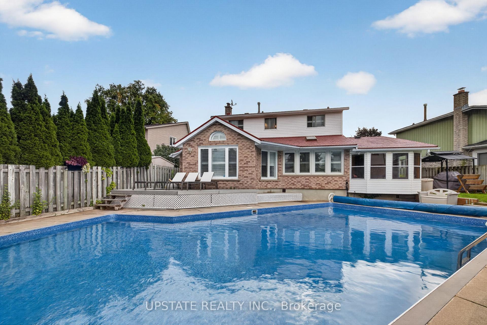 Photo 33 of 221 Cedarwoods Crescent, Kitchener, Vanier - Kitchener — HOMEH