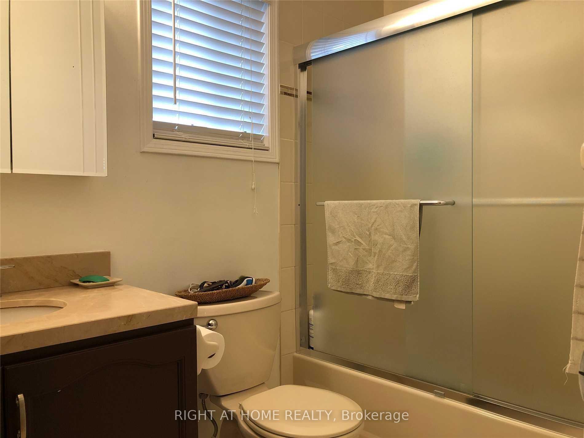 Photo 11 of 5590 Loonlake Avenue, Mississauga, East Credit — HOMEH