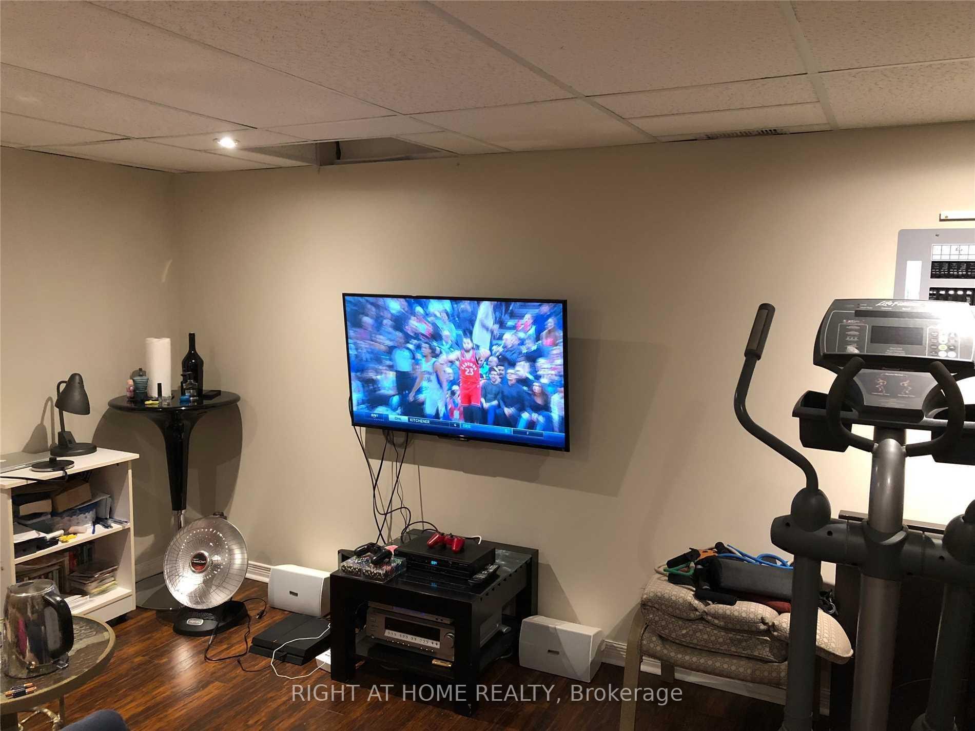 Photo 12 of 5590 Loonlake Avenue, Mississauga, East Credit — HOMEH