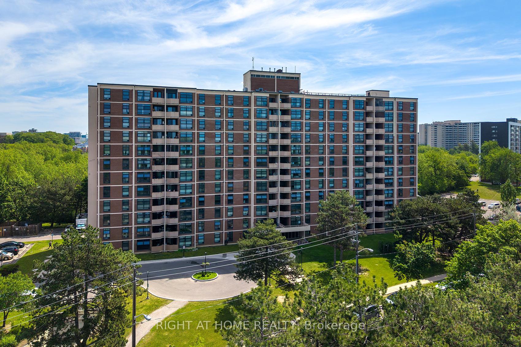Photo 2 of Unit 608, 335 Driftwood Avenue, North York, Black Creek — HOMEH