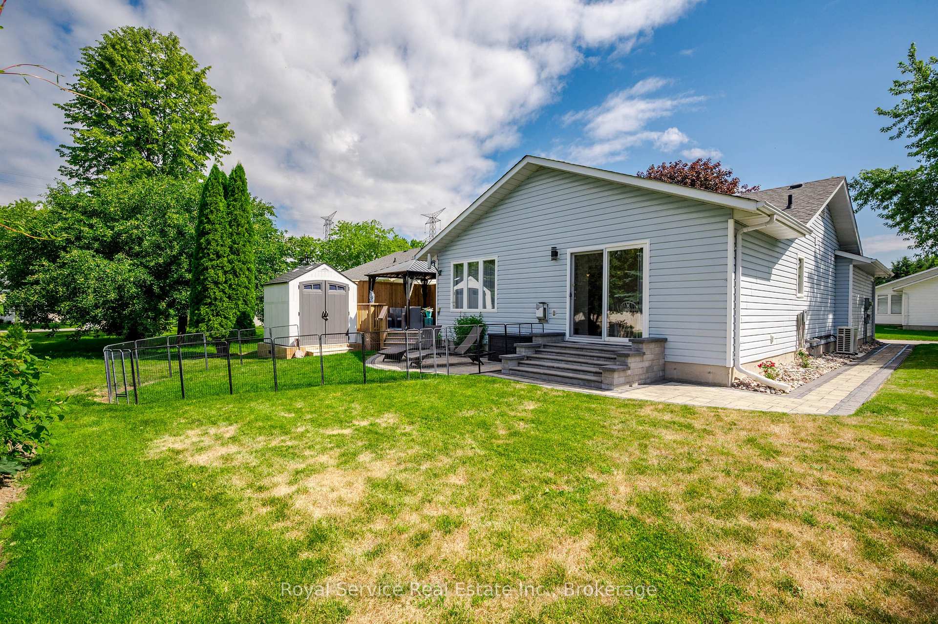 Photo 31 of 11 Algonquin Trail, Clarington, Bowmanville — HOMEH