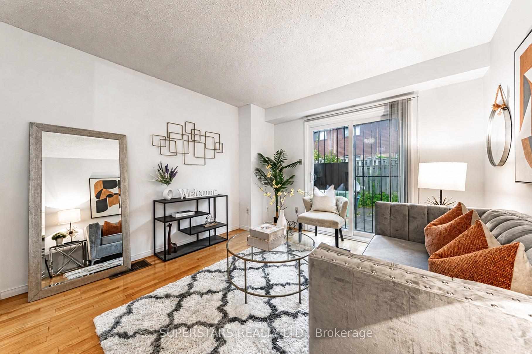 Photo of Unit 10, 275 Broadview Avenue