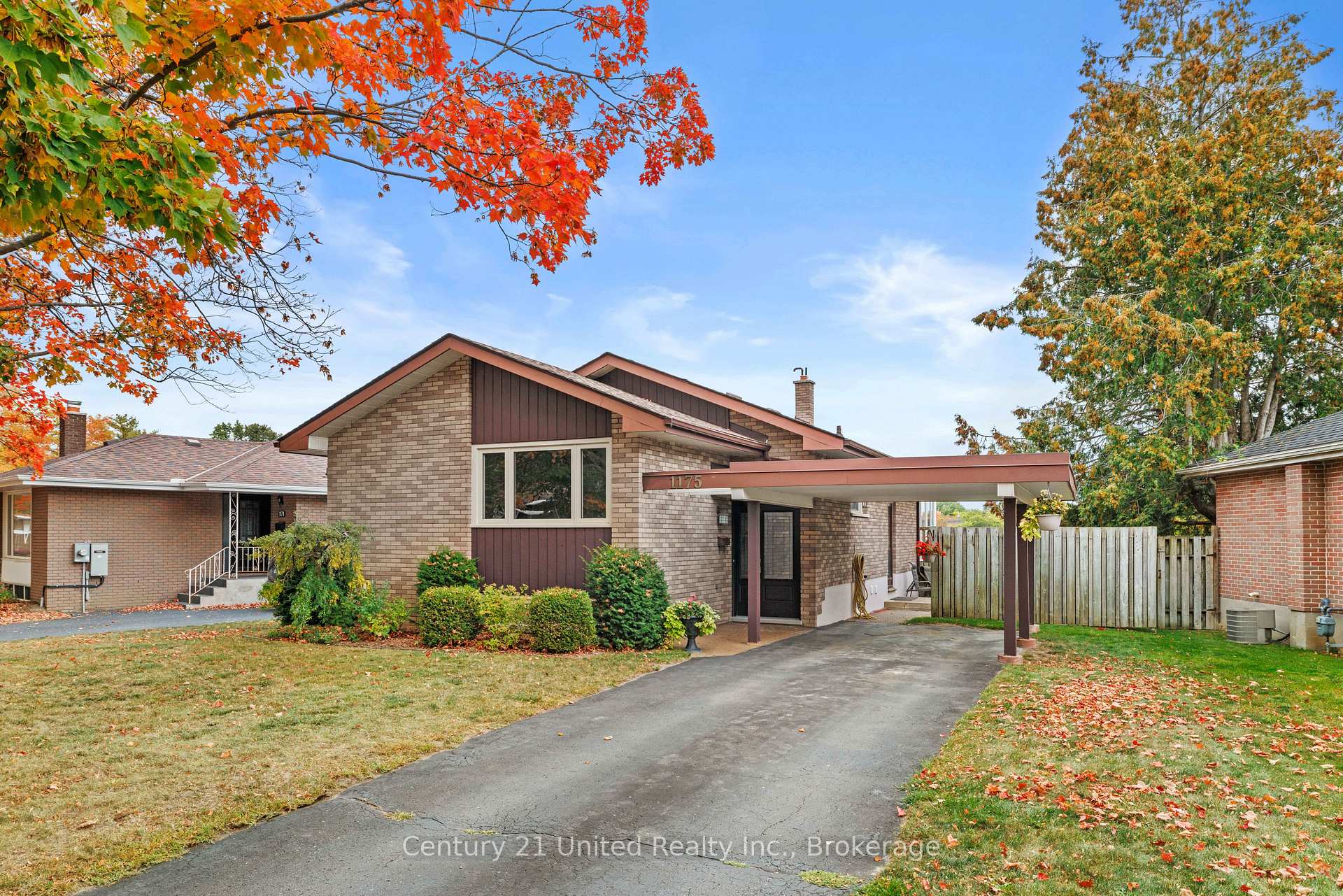Photo 2 of 1175 Edmison Drive, Peterborough, Northcrest Ward 5 — HOMEH