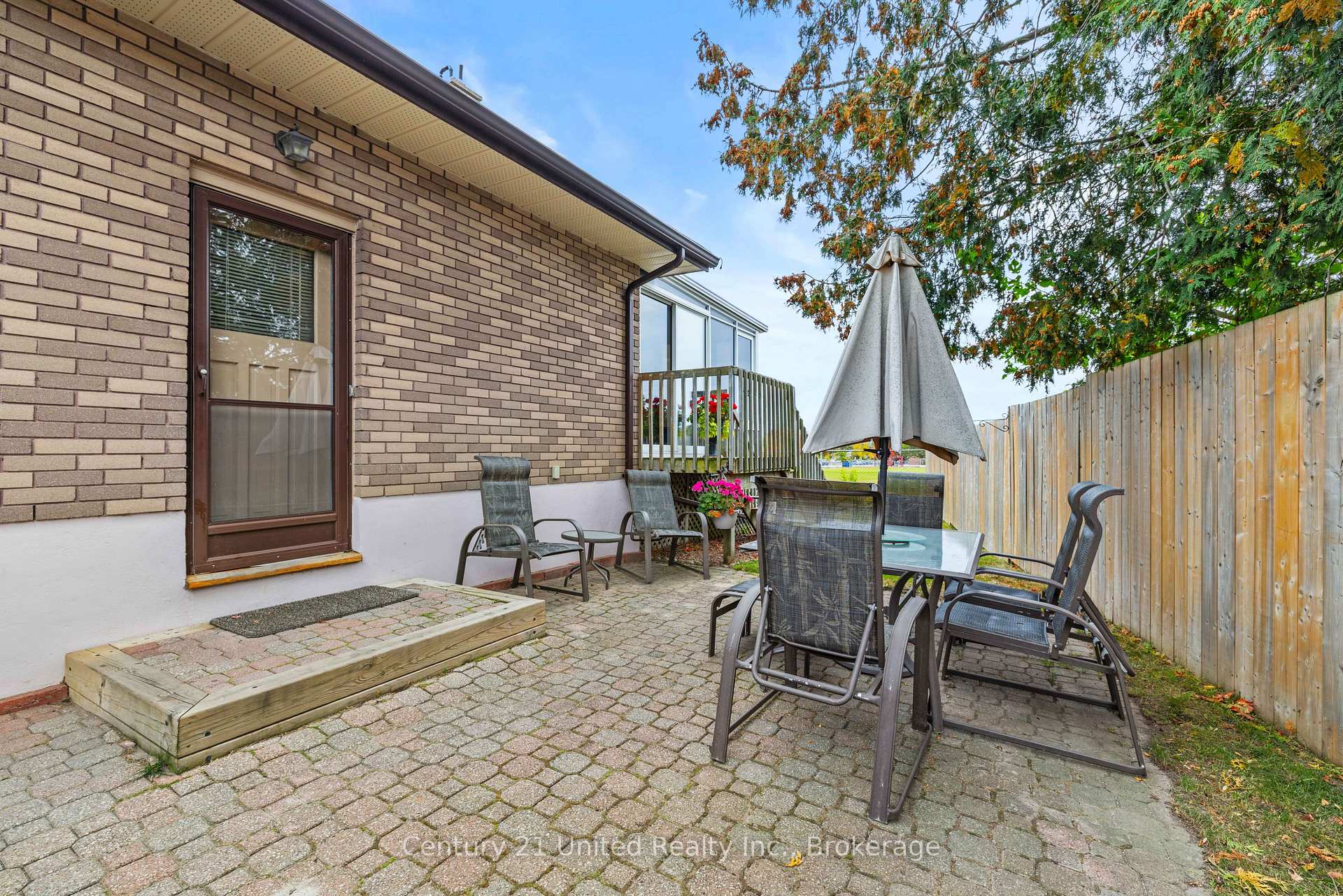 Photo 3 of 1175 Edmison Drive, Peterborough, Northcrest Ward 5 — HOMEH