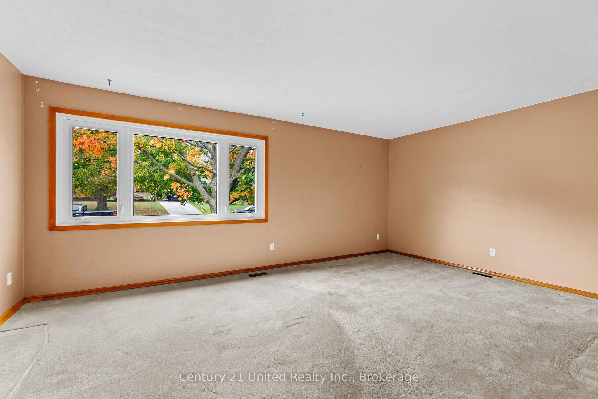 Photo 12 of 1175 Edmison Drive, Peterborough, Northcrest Ward 5 — HOMEH