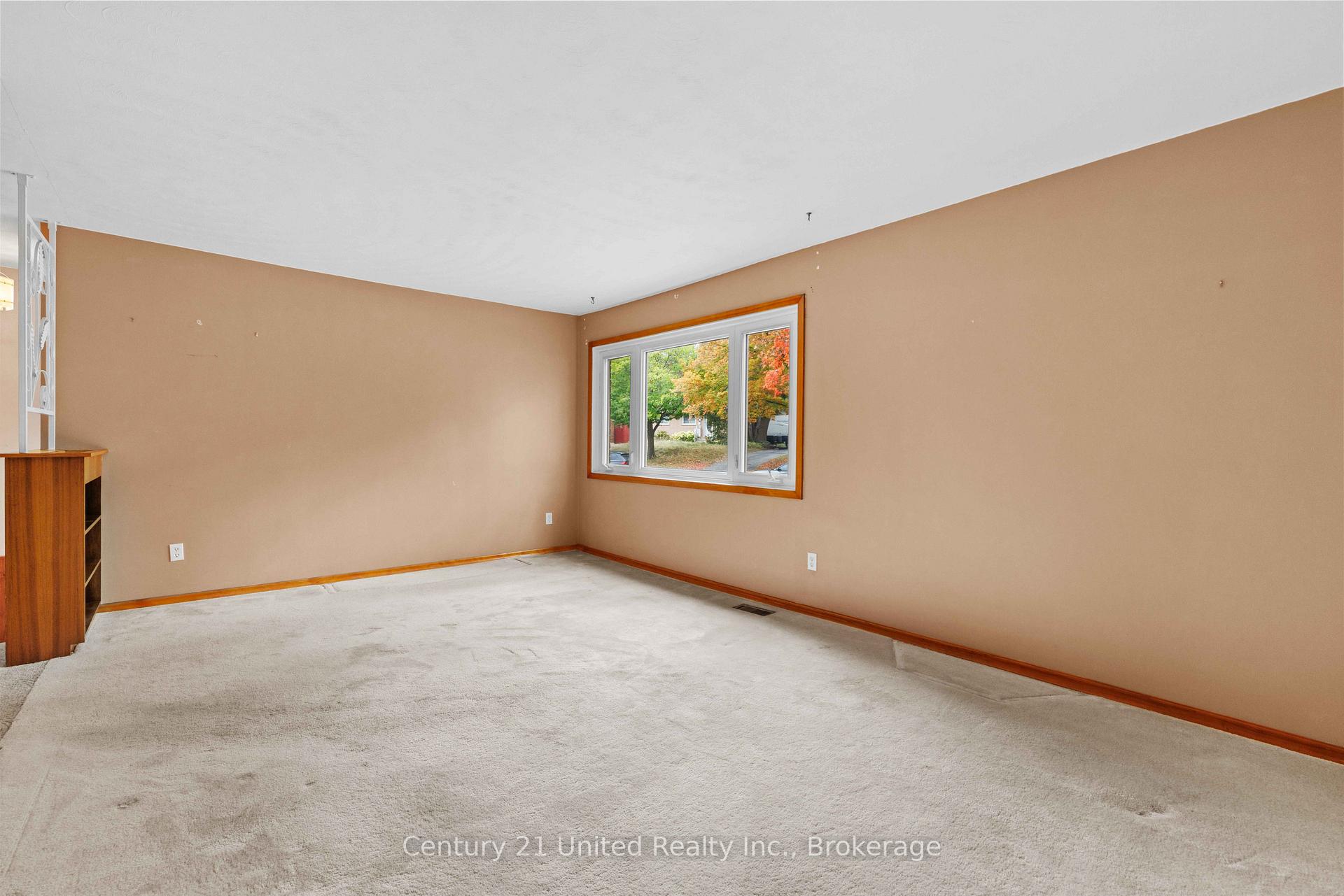 Photo 13 of 1175 Edmison Drive, Peterborough, Northcrest Ward 5 — HOMEH