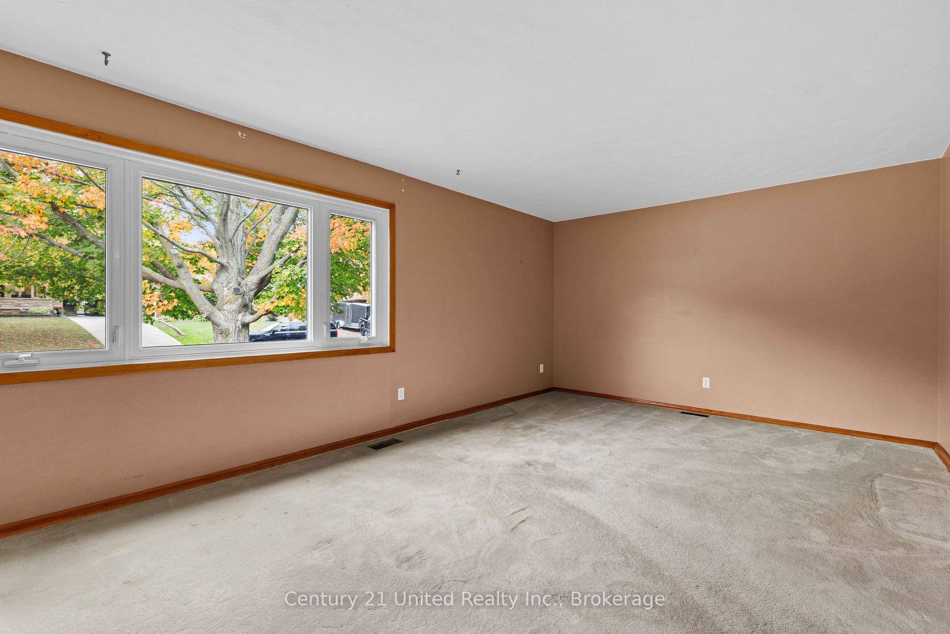 Photo 16 of 1175 Edmison Drive, Peterborough, Northcrest Ward 5 — HOMEH