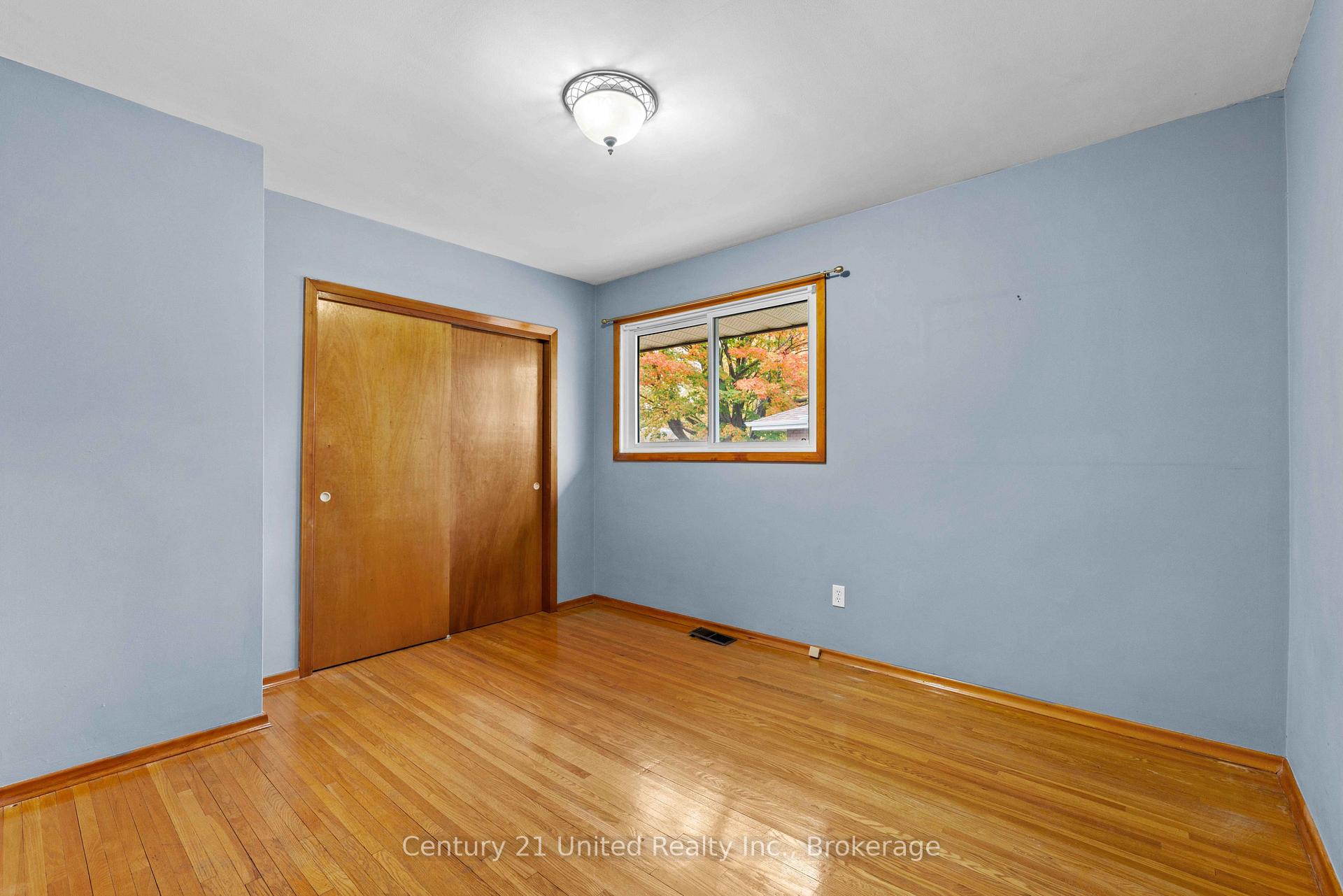 Photo 23 of 1175 Edmison Drive, Peterborough, Northcrest Ward 5 — HOMEH