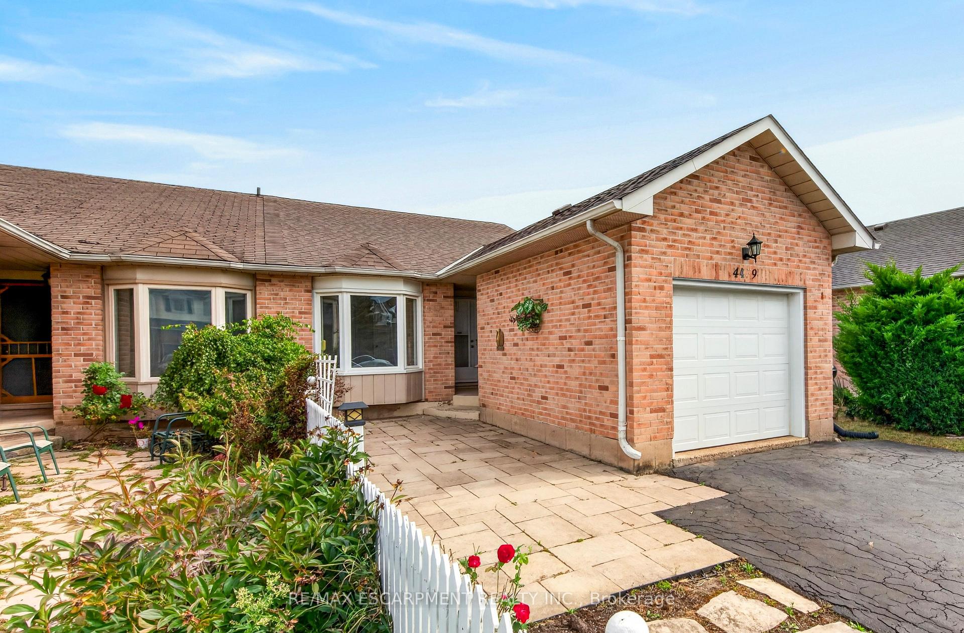 Photo 3 of 4459 Christopher Court, Lincoln, Beamsville — HOMEH