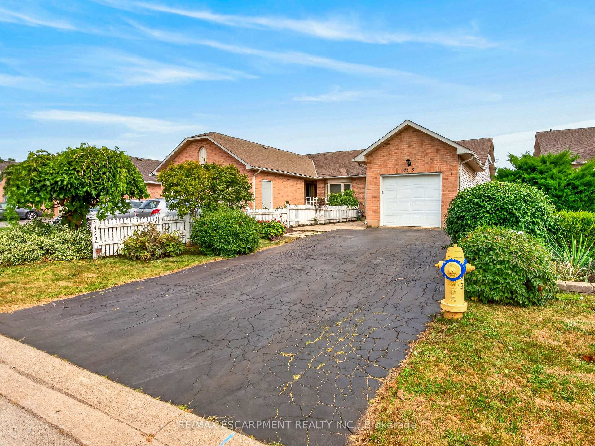 Photo 4 of 4459 Christopher Court, Lincoln, Beamsville — HOMEH