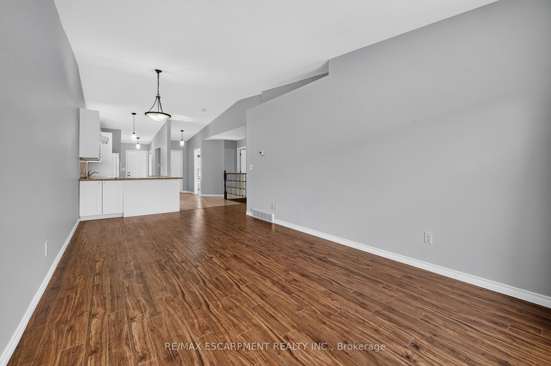 Photo 22 of 4459 Christopher Court, Lincoln, Beamsville — HOMEH