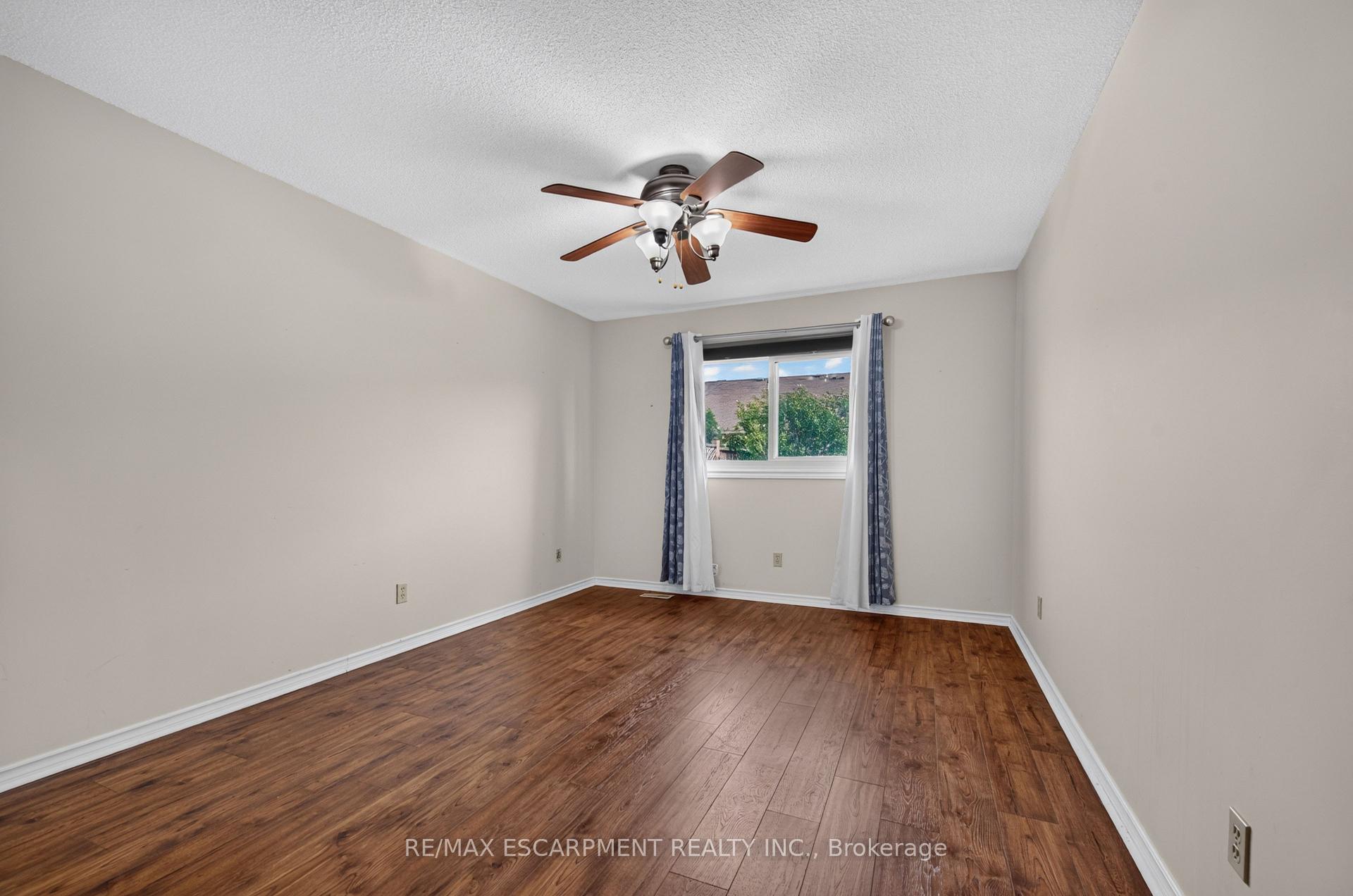 Photo 23 of 4459 Christopher Court, Lincoln, Beamsville — HOMEH