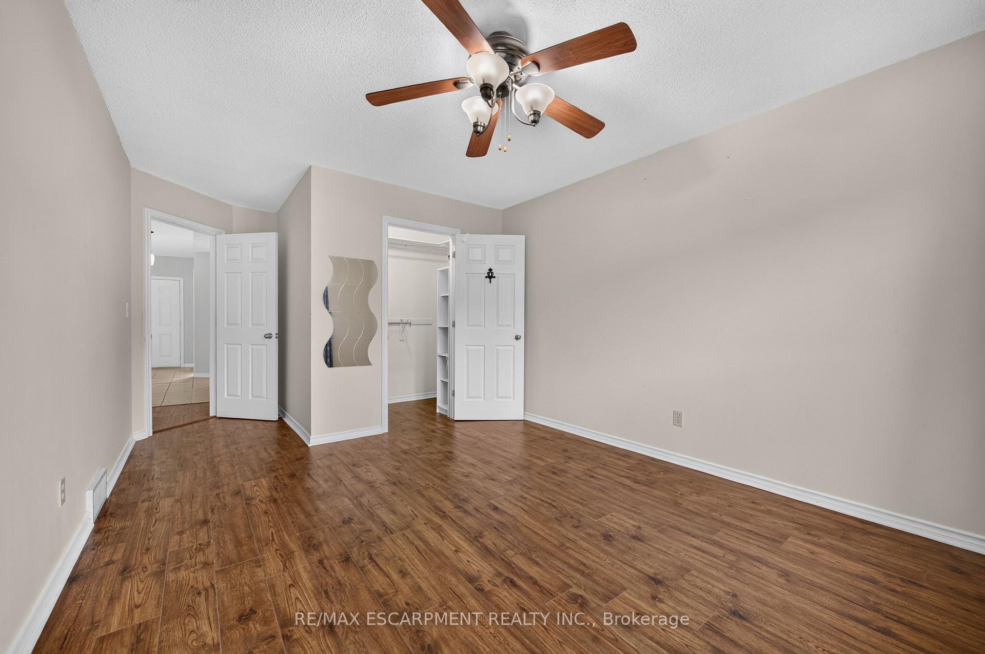 Photo 25 of 4459 Christopher Court, Lincoln, Beamsville — HOMEH