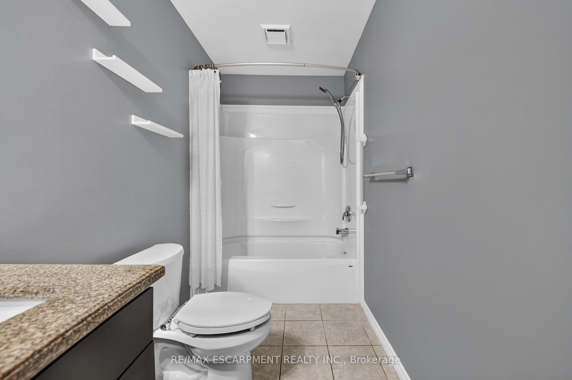 Photo 30 of 4459 Christopher Court, Lincoln, Beamsville — HOMEH