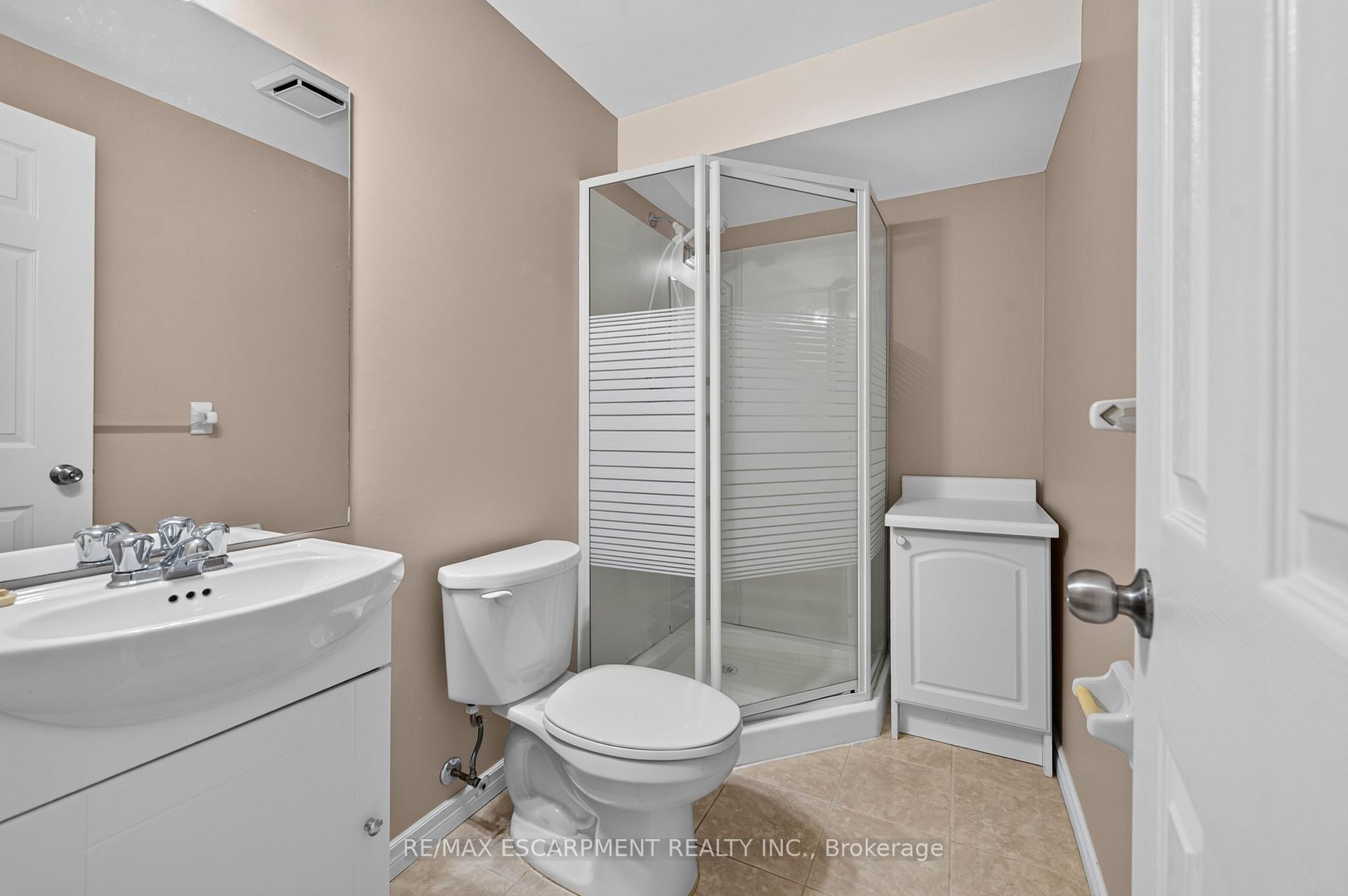 Photo 36 of 4459 Christopher Court, Lincoln, Beamsville — HOMEH