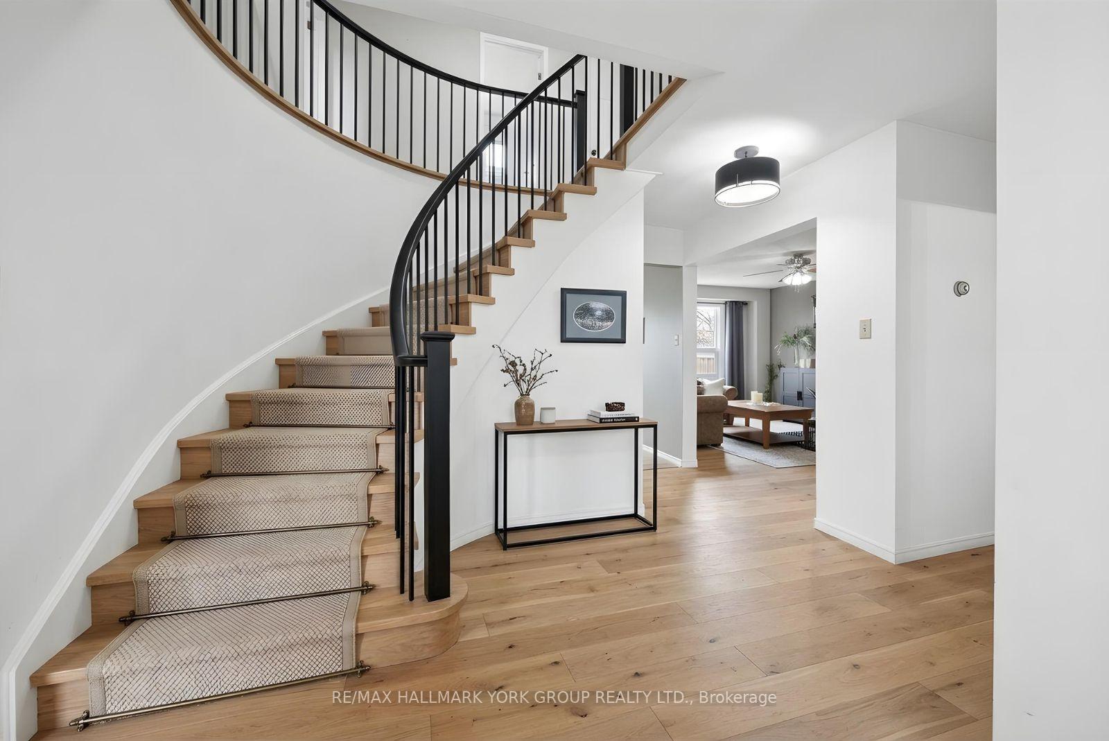 Photo 4 of 41 Laurentian Lane, Orillia — HOMEH