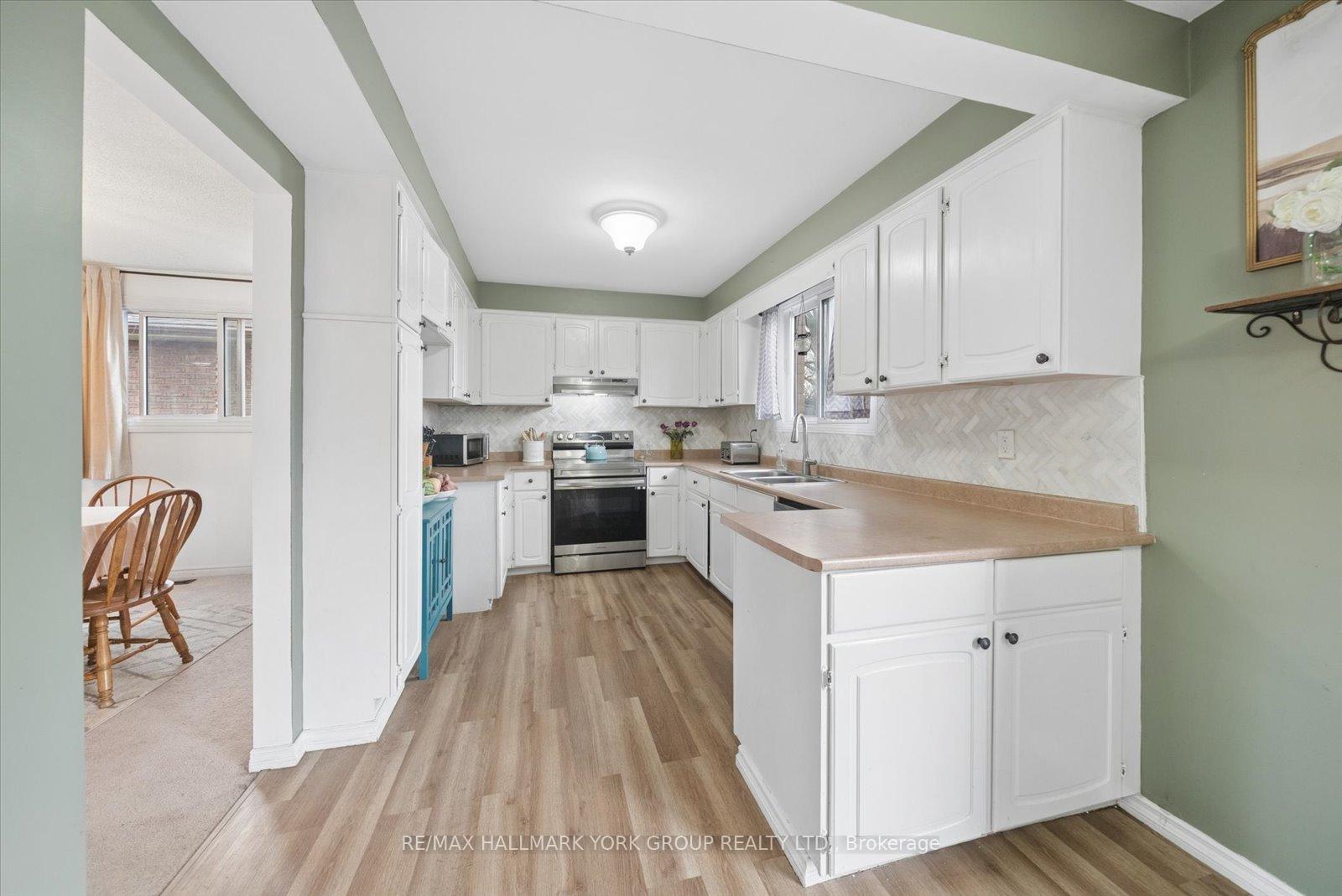 Photo 11 of 41 Laurentian Lane, Orillia — HOMEH