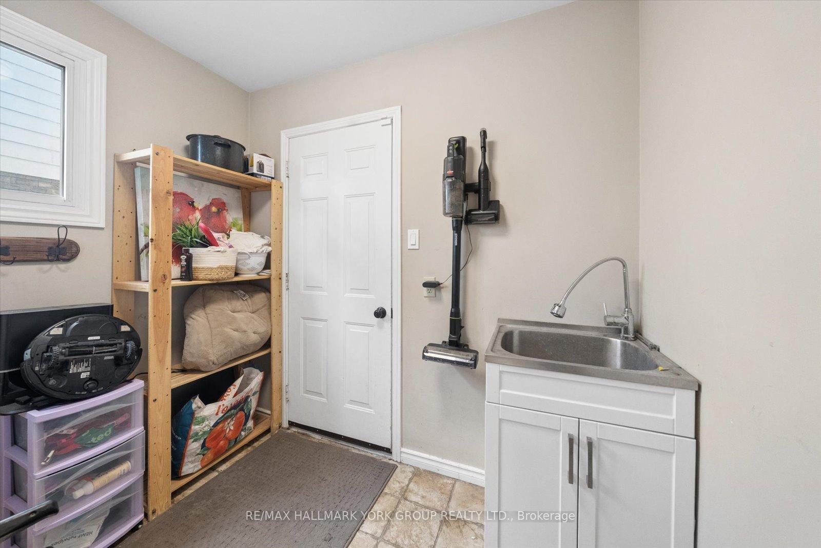Photo 20 of 41 Laurentian Lane, Orillia — HOMEH