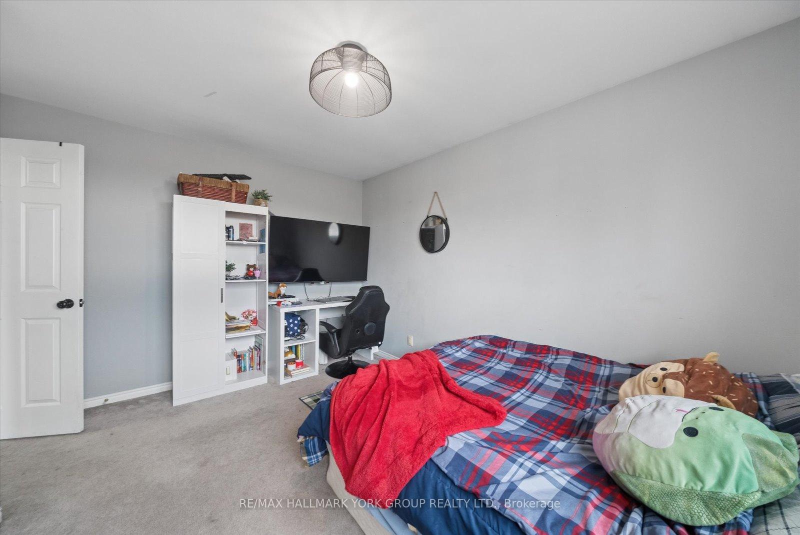 Photo 31 of 41 Laurentian Lane, Orillia — HOMEH