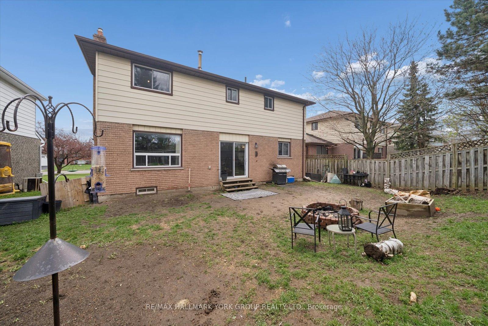 Photo 39 of 41 Laurentian Lane, Orillia — HOMEH