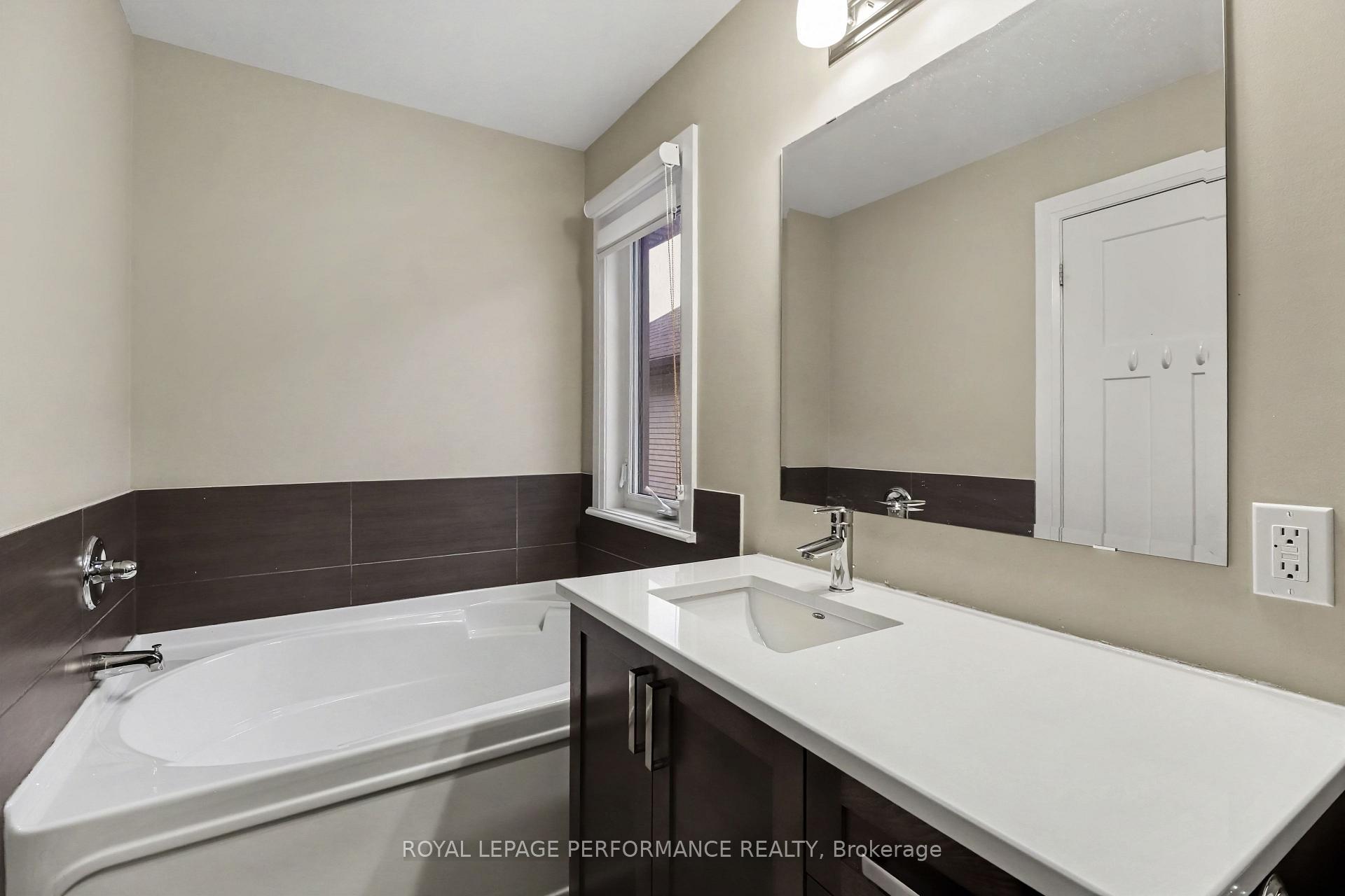 Photo 16 of 208 Butterfly Walk, Ottawa, Mer Bleue/Bradley Estates/Anderson Park — HOMEH