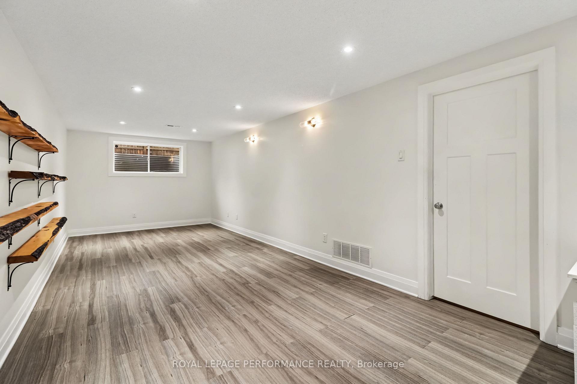 Photo 23 of 208 Butterfly Walk, Ottawa, Mer Bleue/Bradley Estates/Anderson Park — HOMEH