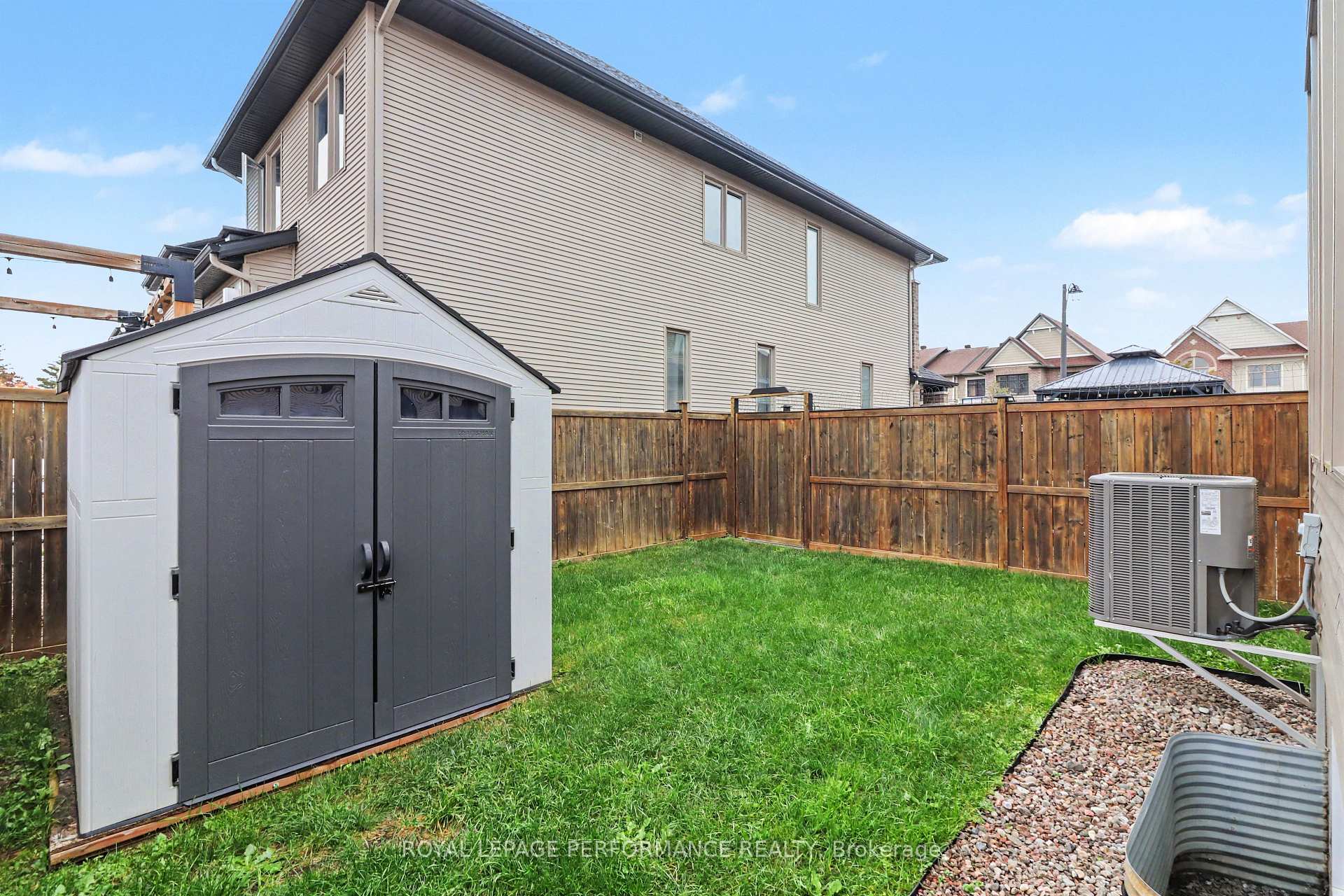 Photo 25 of 208 Butterfly Walk, Ottawa, Mer Bleue/Bradley Estates/Anderson Park — HOMEH