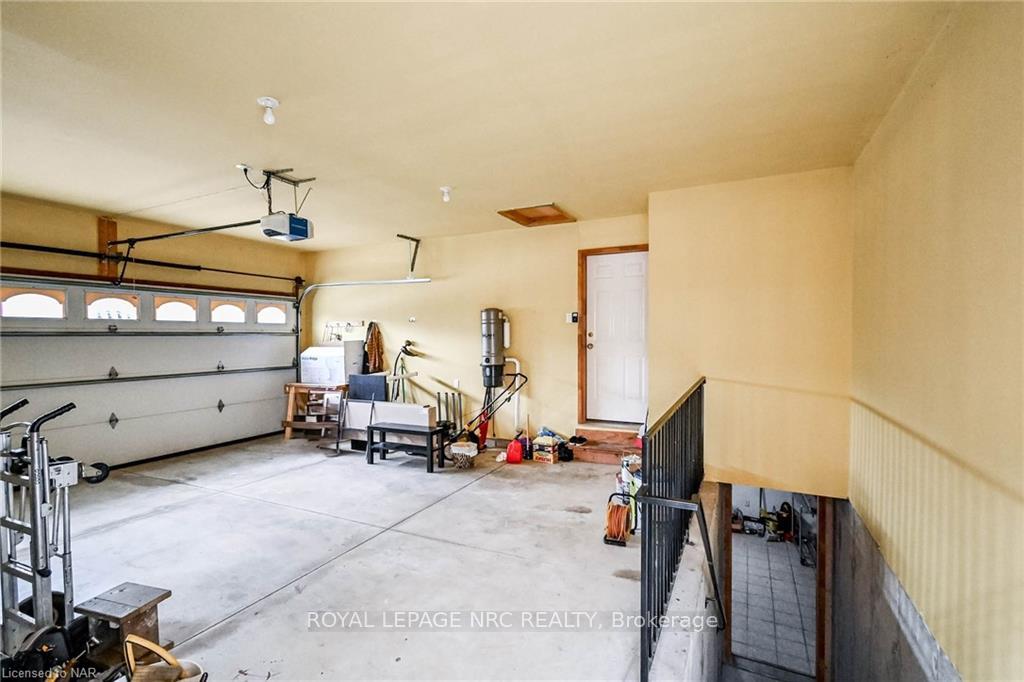 Photo 6 of 7005 Kelly Drive, Niagara Falls, Forestview — HOMEH