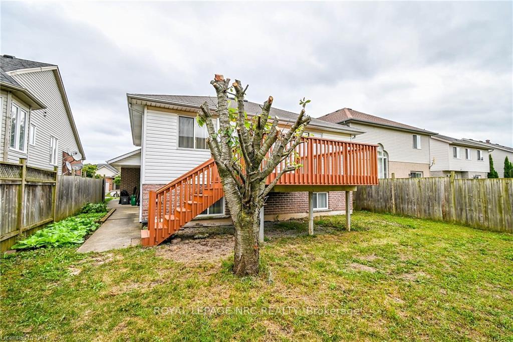 Photo 10 of 7005 Kelly Drive, Niagara Falls, Forestview — HOMEH