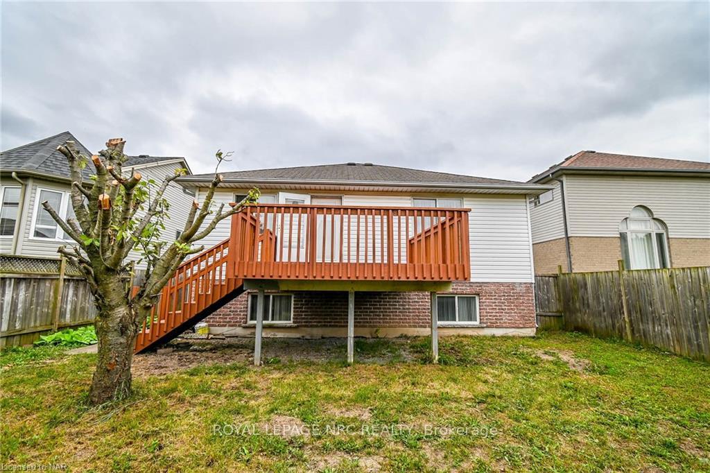 Photo 11 of 7005 Kelly Drive, Niagara Falls, Forestview — HOMEH