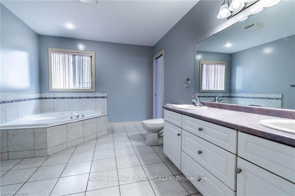 Photo 14 of 7005 Kelly Drive, Niagara Falls, Forestview — HOMEH