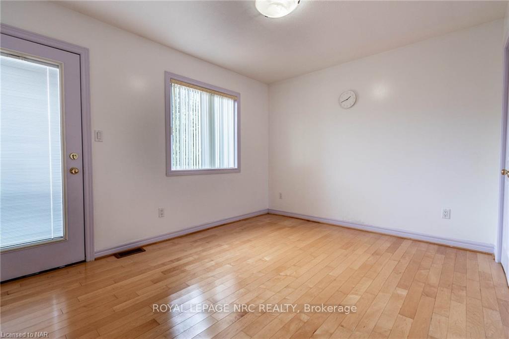 Photo 20 of 7005 Kelly Drive, Niagara Falls, Forestview — HOMEH