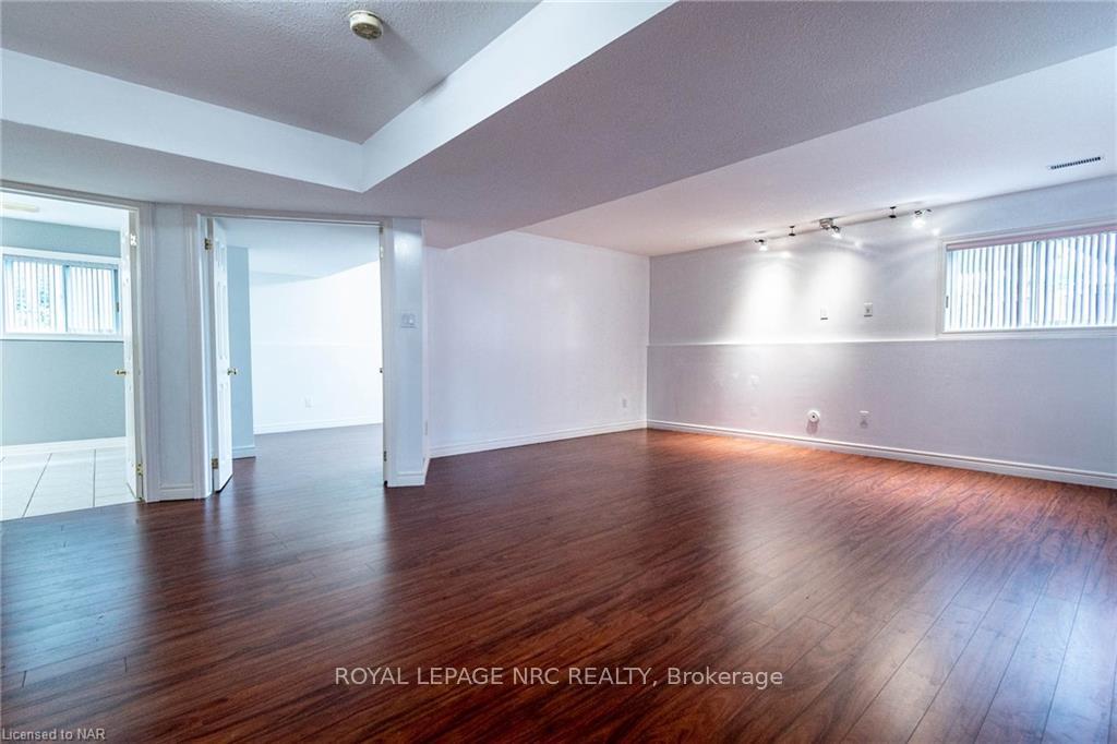 Photo 28 of 7005 Kelly Drive, Niagara Falls, Forestview — HOMEH