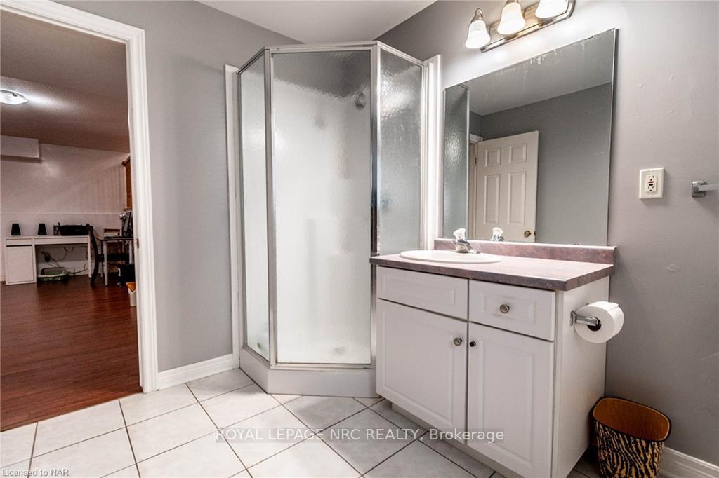 Photo 35 of 7005 Kelly Drive, Niagara Falls, Forestview — HOMEH