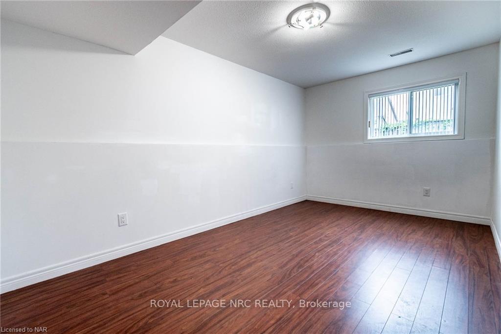Photo 38 of 7005 Kelly Drive, Niagara Falls, Forestview — HOMEH