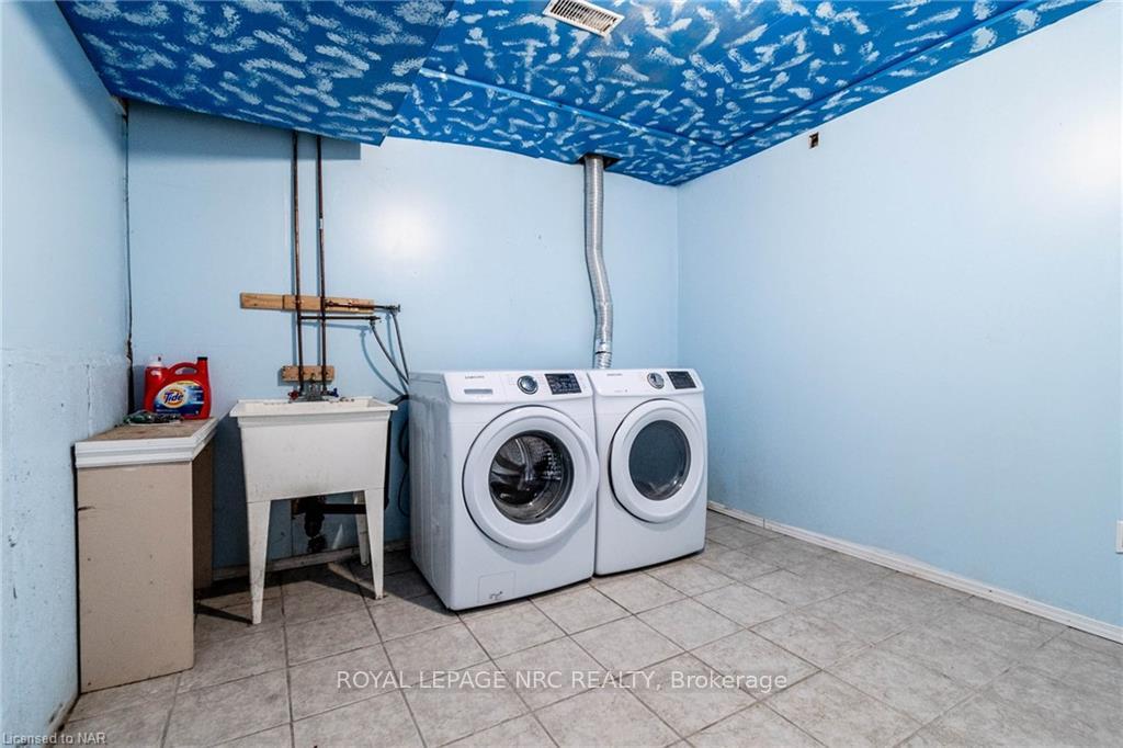 Photo 40 of 7005 Kelly Drive, Niagara Falls, Forestview — HOMEH