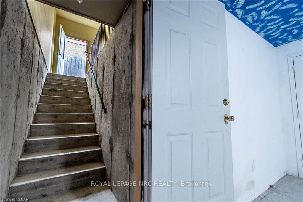 Photo 43 of 7005 Kelly Drive, Niagara Falls, Forestview — HOMEH