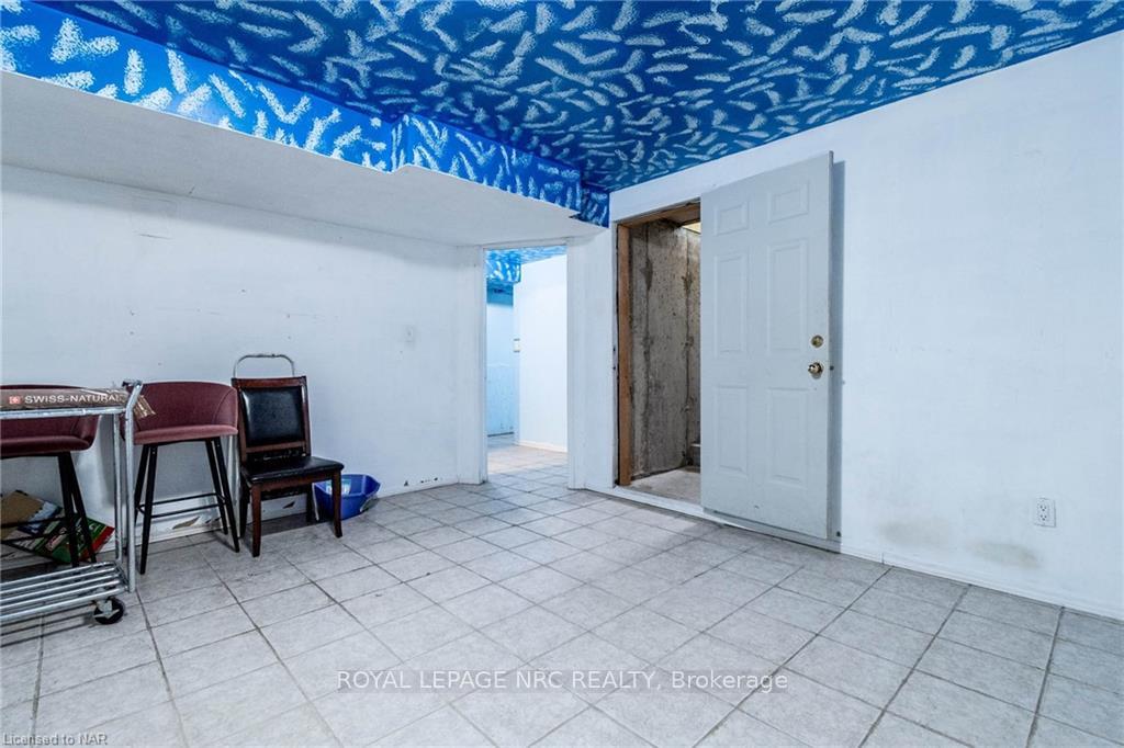 Photo 44 of 7005 Kelly Drive, Niagara Falls, Forestview — HOMEH