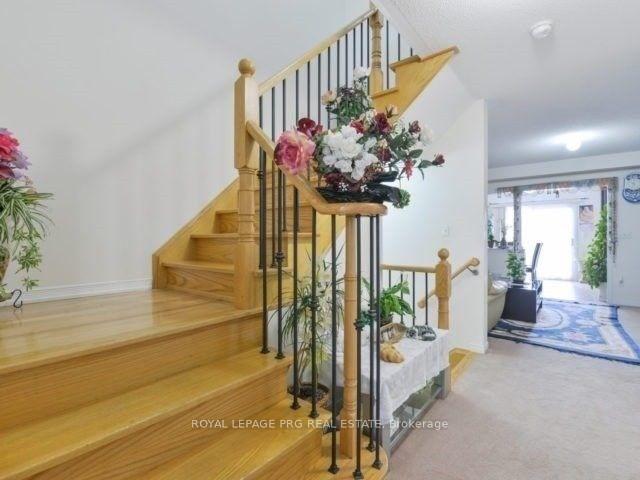 Photo 4 of 41 Unionville Crescent, Brampton, Bram East — HOMEH