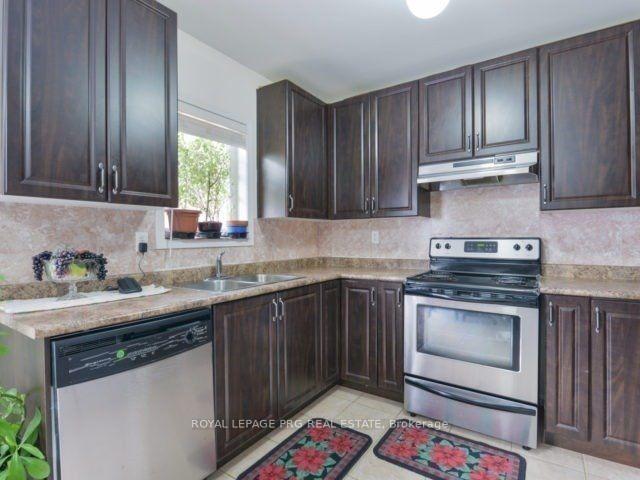 Photo 6 of 41 Unionville Crescent, Brampton, Bram East — HOMEH
