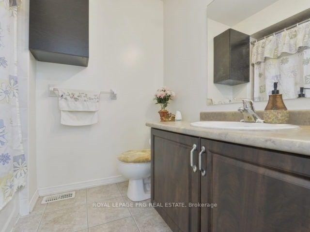 Photo 10 of 41 Unionville Crescent, Brampton, Bram East — HOMEH