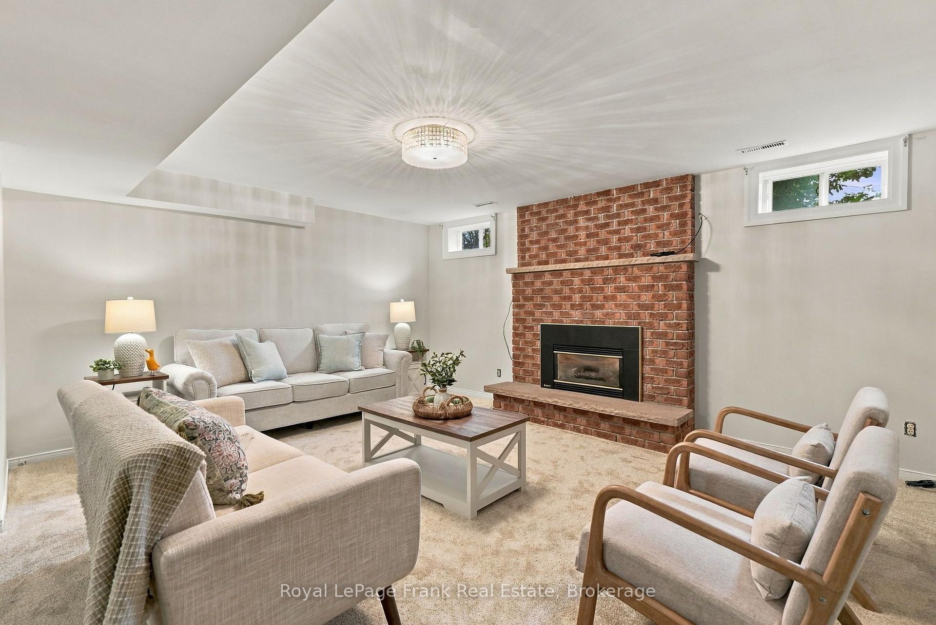 Photo 26 of 86 Cherry Blossom Crescent, Clarington, Courtice — HOMEH