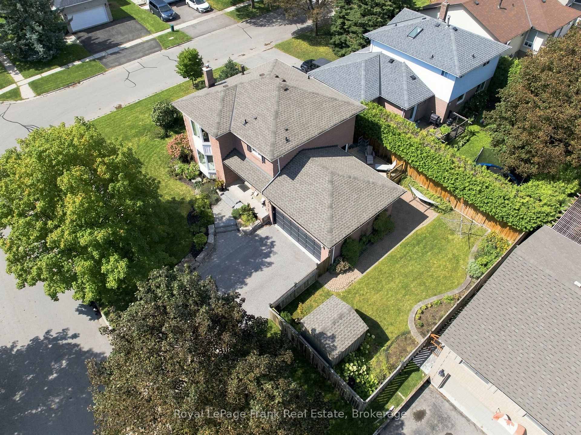 Photo 30 of 86 Cherry Blossom Crescent, Clarington, Courtice — HOMEH
